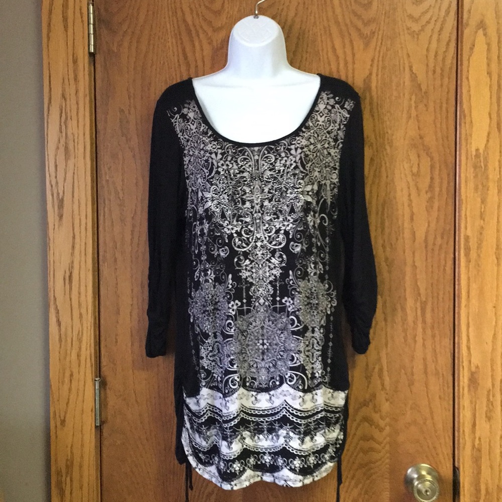 B.L.E.U. Black lightweight tunic